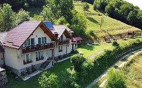 Casa cu Muscate